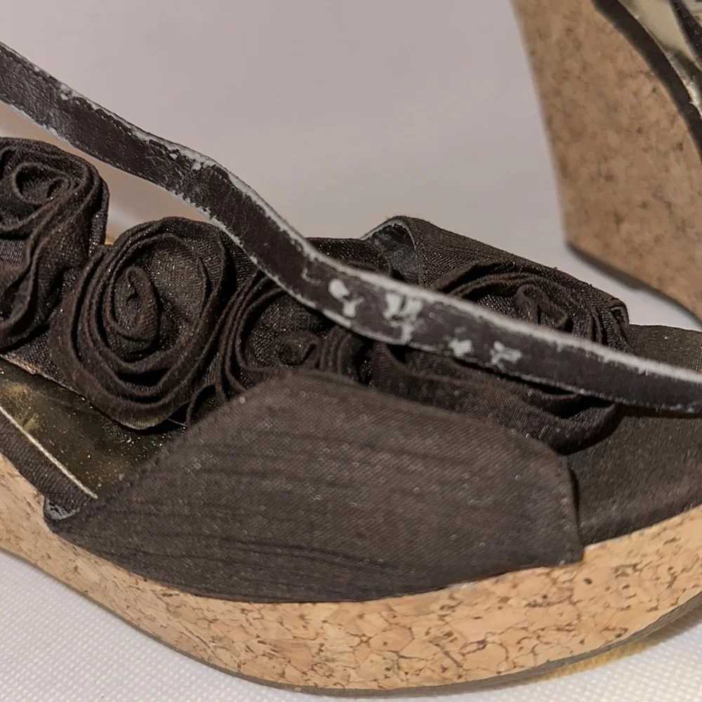 Steve Madden Brown Fabric and Cork Wedges with Rosettes Size 8 - GUC